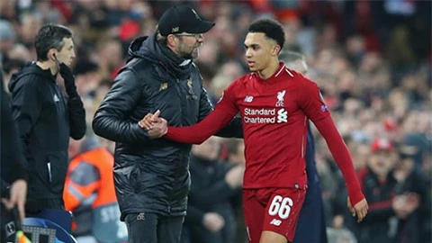 HLV Klopp chỉ đích danh 'tội đồ' Alexander-Arnold