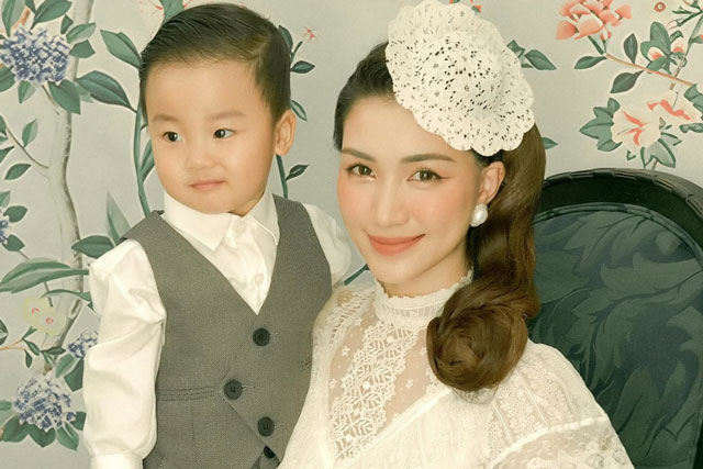 Bé Bo nhà Hòa Minzy mới 2 tuổi đã được săn đón, kiếm tiền chẳng kém người mẹ nổi tiếng