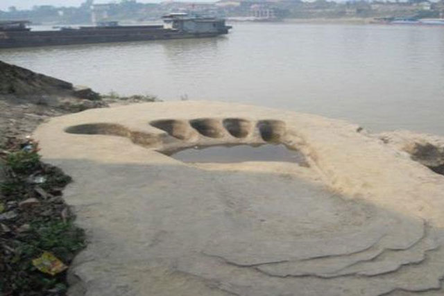Vết chân Thánh Gióng khổng lồ ở Lào Cai và câu chuyện "bí mật" phía sau