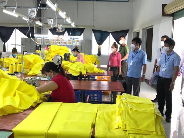 Long An yêu cầu doanh nghiệp chỉ sử dụng lao động tạm trú, cư trú trên địa bàn tỉnh