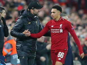 HLV Klopp chỉ đích danh 'tội đồ' Alexander-Arnold