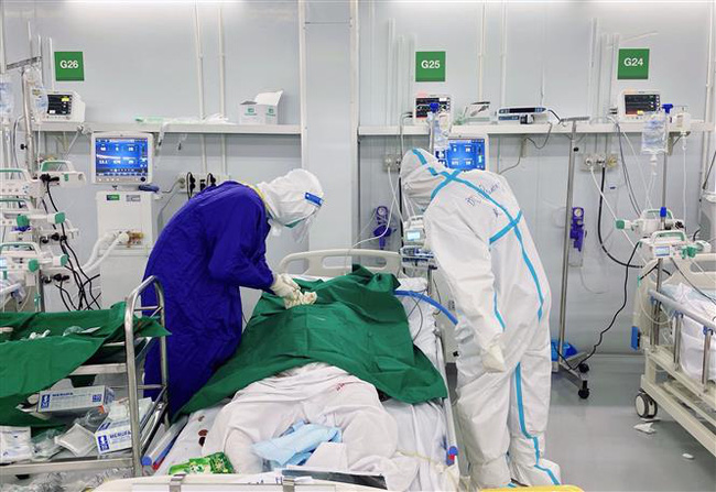 Sáng 16/9: Hơn 6.000 ca COVID-19 nặng đang điều trị