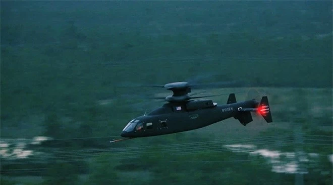 Theo Janes, Defiant là dòng trực thăng đa dụng tốc độ cao do Sikorsky và Boeing cùng phát triển nhằm cạnh tranh với sản phẩm của Bell trong gói thầu thay thế trực thăng Apache và Black Hawk của quân đội Mỹ.