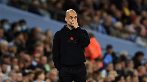 Pep Guardiola chọc giận fan Man City