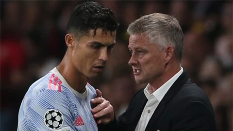 'Ronaldo mang đến nhiều vấn đề cho MU hơn là lợi ích'