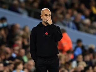 Pep Guardiola chọc giận fan Man City