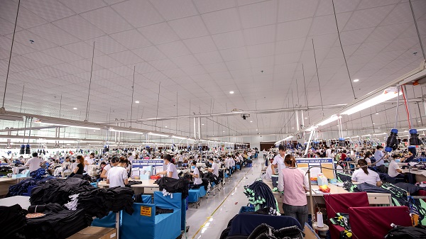 Công ty Đồng Tiến kiến nghị áp dụng mức hỗ trợ “nghỉ việc không hưởng lương” để công nhân may khỏi bị thiệt thòi