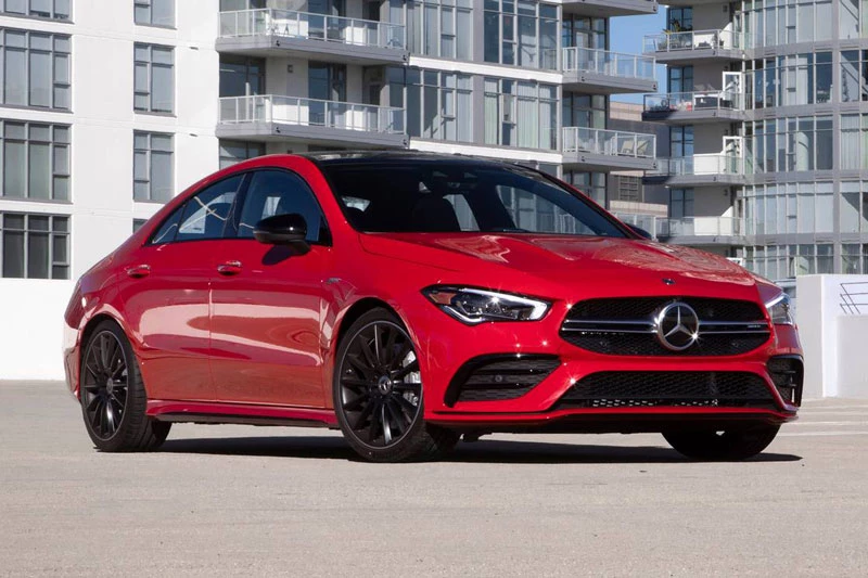 4. Mercedes-AMG CLA 35 (giá khởi điểm: 47.850 USD).