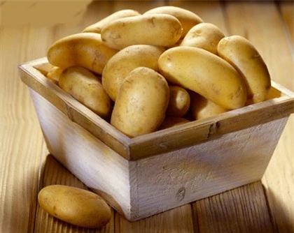 Mặt nạ khoai tây được phái đẹp coi là 'thần dược' cho làn da