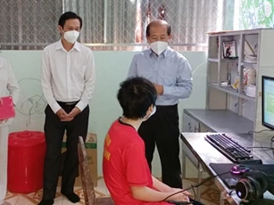 Đồng Tháp: Vận động hỗ trợ thiết bị học trực tuyến cho học sinh khó khăn