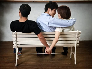 Lấy vợ thấy 4 tướng mặt này tránh xa không cần lý do, nhất là kiểu thứ 3