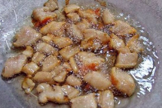 Mỡ lợn rất tốt cho sức khỏe nhưng người Việt dùng mỡ lợn để nấu ăn cần loại bỏ 3 sai lầm nguy hiểm này kẻo "rước họa vào thân"