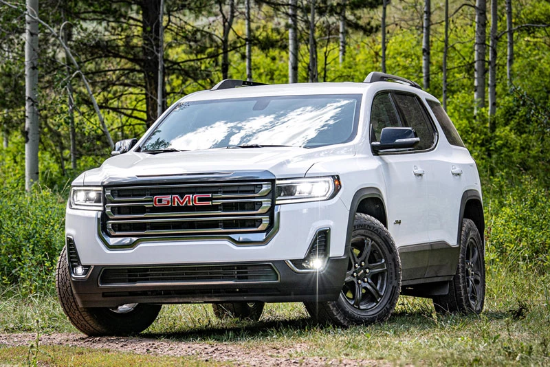 =4. GMC Acadia 2021 (mức tiêu hao nhiên liệu ở đường hỗn hợp: 11,3 lít/100 km).