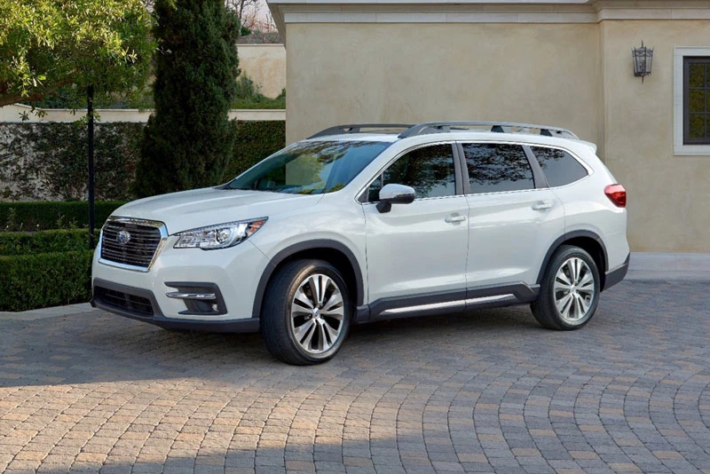 =8. Subaru Ascent 2021 (mức tiêu hao nhiên liệu ở đường hỗn hợp: 12,3 lít/100 km).