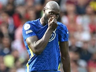 Cựu hậu vệ Arsenal chỉ điểm cách khóa chặt Lukaku