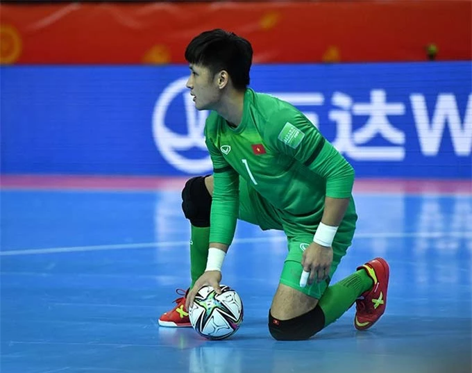 Hồ Văn Ý tiếp tục phong độ ấn tượng giúp ĐT futsal Việt Nam giành quyền vào vòng 1/8 World Cup - Ảnh Quang Thắng 