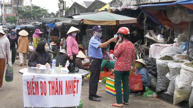 Chợ đầu mối phải tạo mã QR điểm kiểm dịch, test nhanh hàng tuần cho người bán hàng