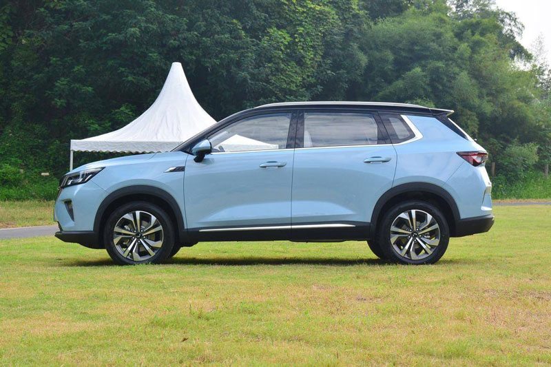 SUV hạng C sử dụng động cơ tăng áp, giá hơn 350 triệu đồng