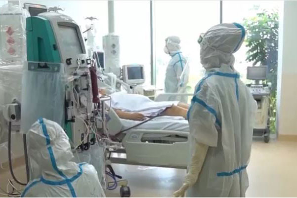Gần 5.400 ca COVID-19 nặng đang điều trị, 15 địa phương qua 14 ngày không ghi nhận ca mắc mới