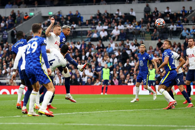 Hủy diệt Tottenham, Chelsea chiếm ngôi đầu Premier League 