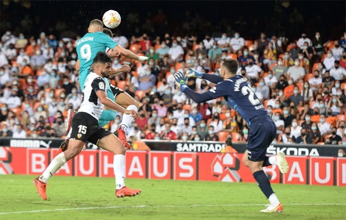 Ngược dòng ấn tượng trước Valencia, Real cân bằng kỷ lục của chính mình