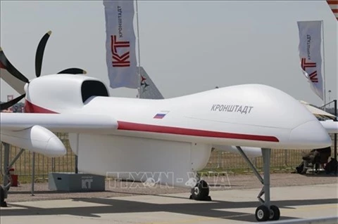 Chum UAV sieu hang cua Kronstadt: Orion-E, Gelios-AEW va Grom