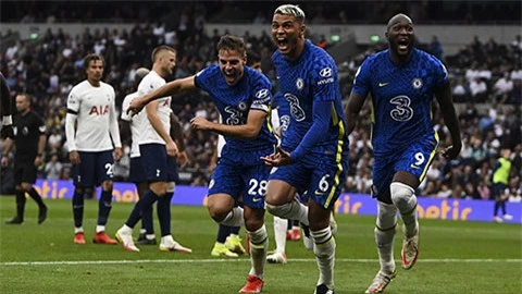 Tottenham vs Chelsea: Thiago Silva đá mẫu cho đàn em học hỏi 