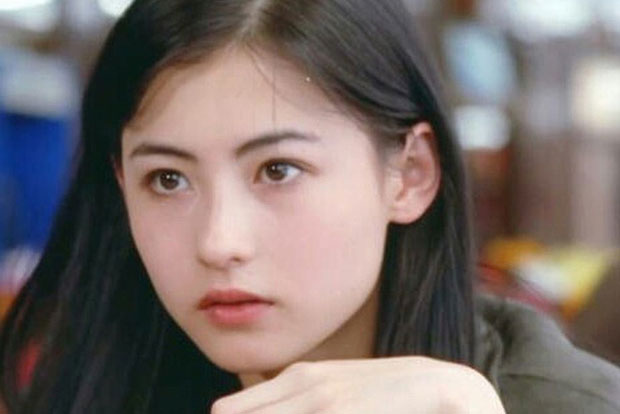 So kè nhan sắc thời còn trẻ của Trương Bá Chi và Vương Phi: Trái ngược nhưng đều xinh đẹp tuyệt trần