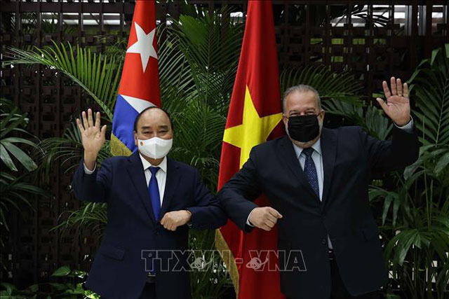 Chủ tịch nước Nguyễn Xuân Phúc hội kiến Thủ tướng Cuba Manuel Marrero Cruz