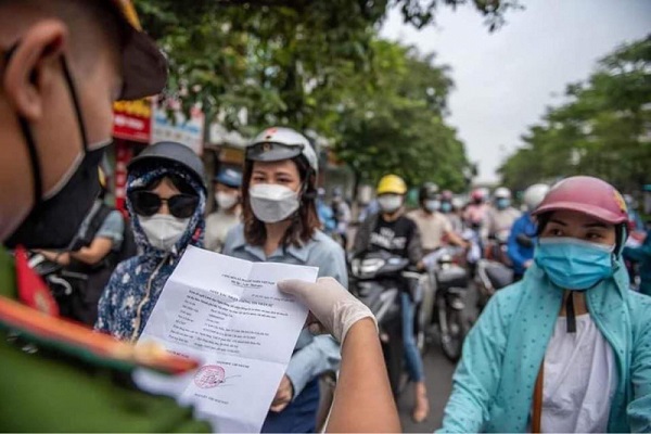 Hà Nội sẽ không áp dụng giấy đi đường trên địa bàn thành phố sau 6h ngày 21/9.