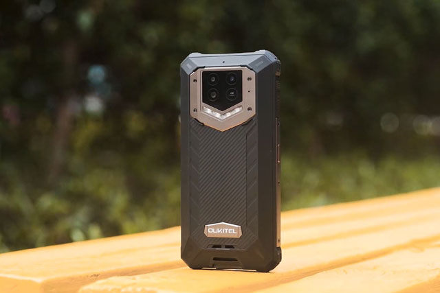 Smartphone ‘nồi đồng cối đá’, 5G, RAM 8 GB, pin 15.600 mAh, giá 6,88 triệu đồng