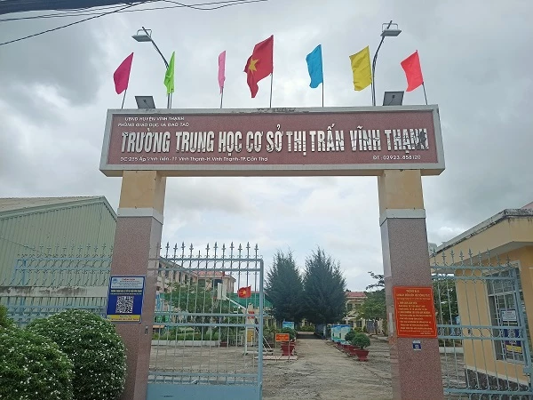 Trường THCS thị trấn Vĩnh Thạnh hiện có 812 học sinh. Trong đó, 52 em chưa có thiết bị học tập trực tuyến.