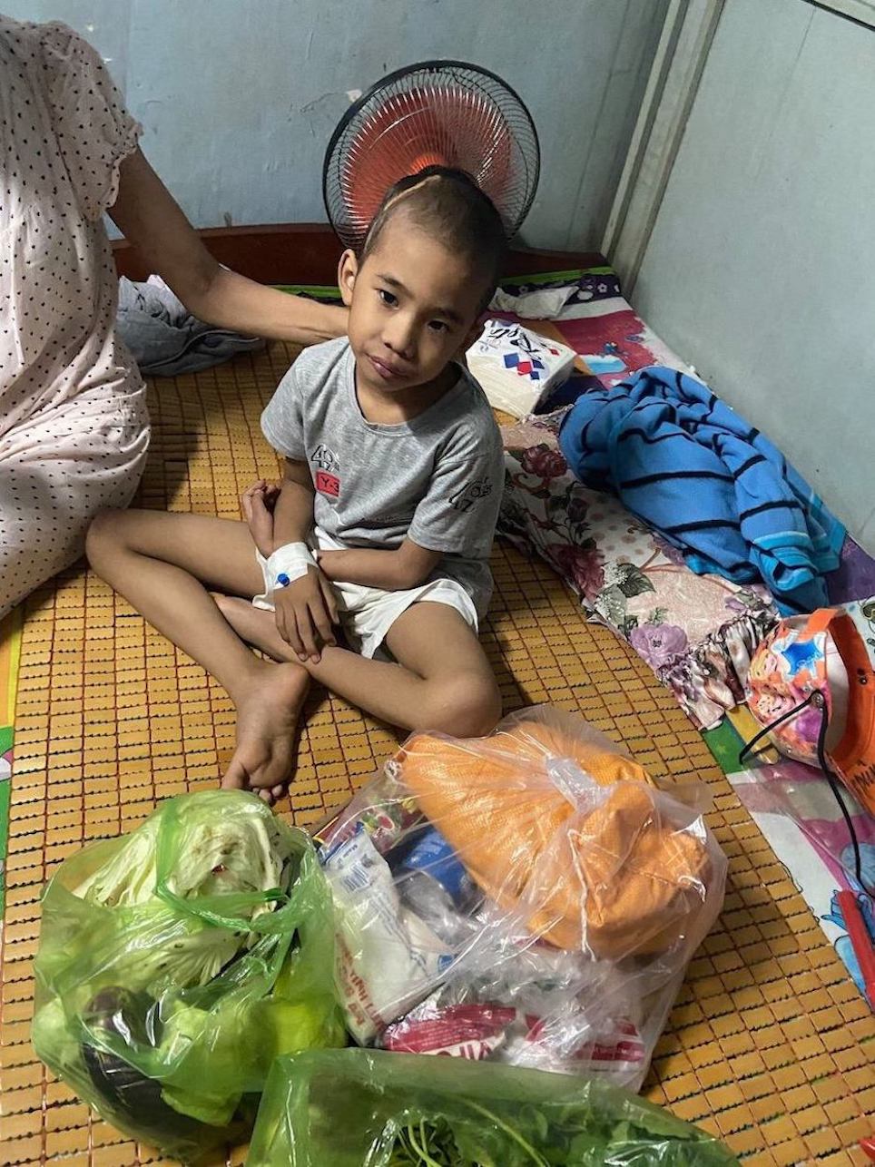 Túi an sinh từ Bình Phước góp phần san sẻ khó khăn trong mùa dịch với trẻ nhỏ mắc bệnh ung thư tại Quận Bình Thạnh 