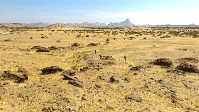 Sốc: hàng ngàn mộ cổ xếp thành bản đồ thiên hà hiện ra giữa sa mạc - Ảnh 1.
