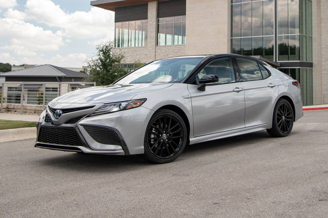 Top 10 xe sedan cỡ trung bán chạy nhất thế giới nửa đầu năm 2021: Toyota Camry thống trị