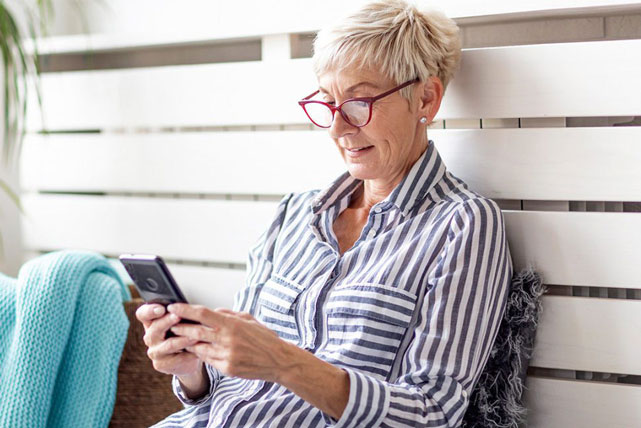 Sức khỏe mắt và chứng sa sút trí tuệ có mối liên hệ nào không?