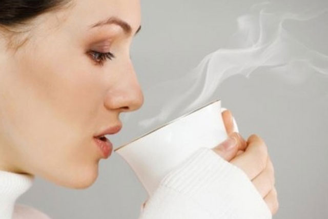 7 lợi ích sức khỏe của việc uống nước ấm buổi sáng nhất định phải biết