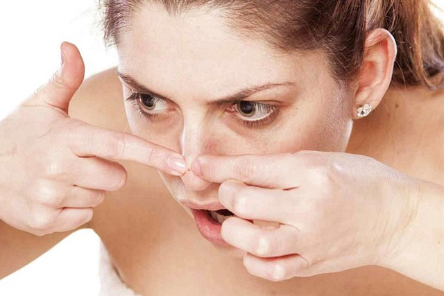 Cách để loại bỏ mụn đầu đen trên mũi nhanh chóng