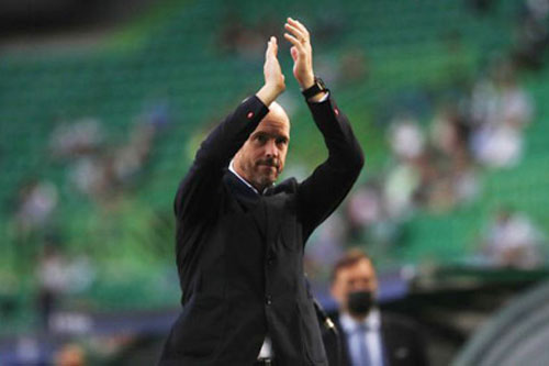 HLV Erik ten Haag của Ajax từ chối Barca