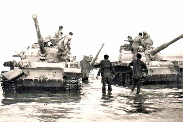 Israel sử dụng vũ khí và trang thiết bị chiến lợi phẩm như thế nào?