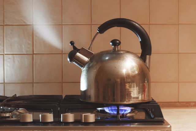2 sai lầm khi đun nước uống âm thầm phá hủy cơ thể, người Việt vẫn lặp đi lặp lại hàng ngày