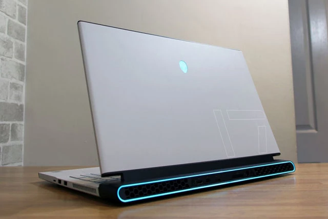 4. Alienware M17 R4 2021.