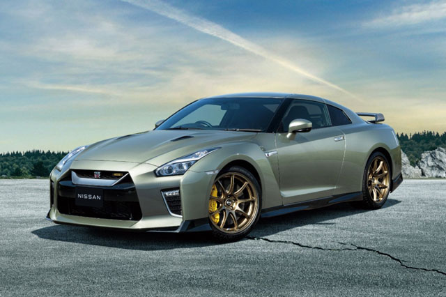 Ngắm 2 màu sơn đặc biệt của Nissan GT-R T-spec vừa trình làng