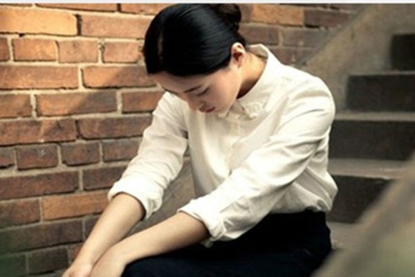 Đàn bà bị phản bội đừng sống bi lụy, phải yêu bản thân mình để chồng và kẻ thứ 3 thấy xấu hổ