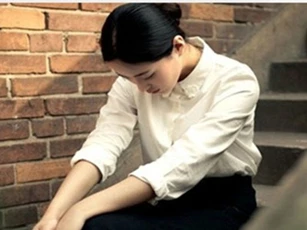 Đàn bà bị phản bội đừng sống bi lụy, phải yêu bản thân mình để chồng và kẻ thứ 3 thấy xấu hổ