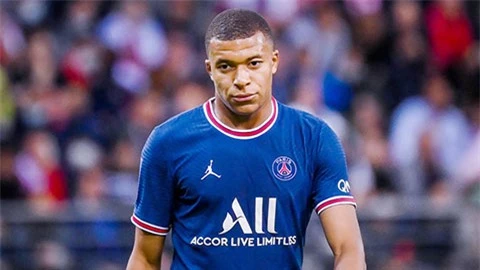 Hàng loạt hành vi 'xấu xí' của Mbappe trong trận thắng Metz