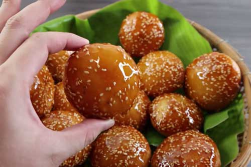 Công thức làm bánh cam phủ mè sốt caramel ngon ơi là ngon