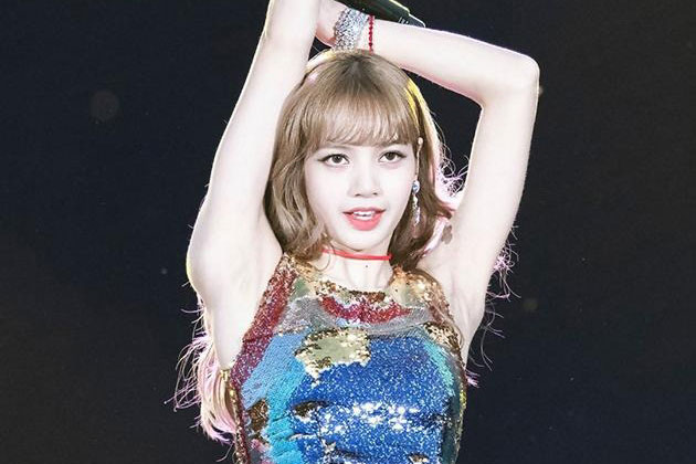 Lisa (BLACKPINK) "xả ảnh" hậu trường MV solo, kiểm chứng luôn vòng eo 51cm: Thực sự đẹp hiếm có hay gầy phát sợ?