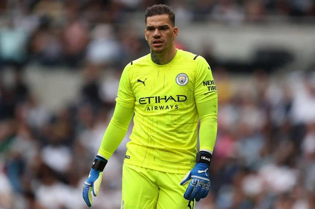 Thủ môn: Ederson (Manchester City).