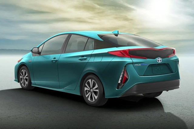 6. Toyota Prius Prime 2022 (tổng quãng đường di chuyển khi đổ đầy bình xăng: 1.030 km).